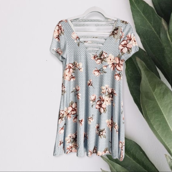 Francesca's Collections Dresses & Skirts - NEW Francesca's Floral Cage Dress